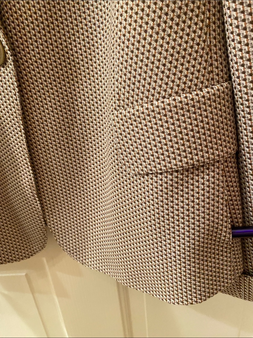Akris Punto Light Beige/ Black/ Rust Check Blazer • Size 8 - Picture 6 of 14